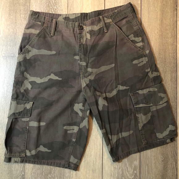 mens levi camo shorts